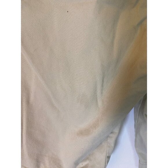 GAP MENS TAN BERMUDA SHORTS WAIST SIZE 32 INSEAM 10 SMALL SPOT - Picture 2 of 3